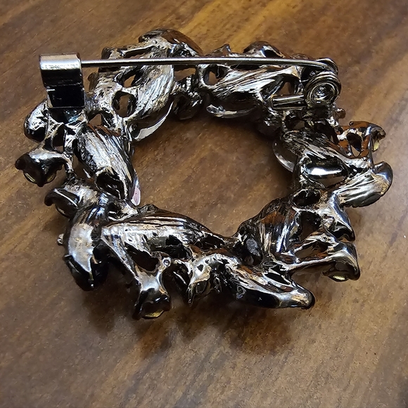 Elegant Black and Silver Faux Sapphire Brooch NWOT - Picture 7 of 7